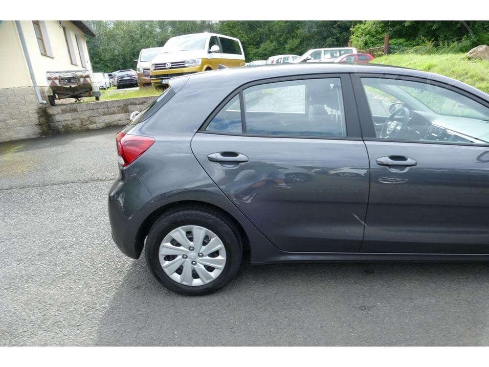 2018 Kia RIO - 13