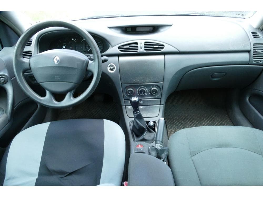 2004 Renault LAGUNA - 13