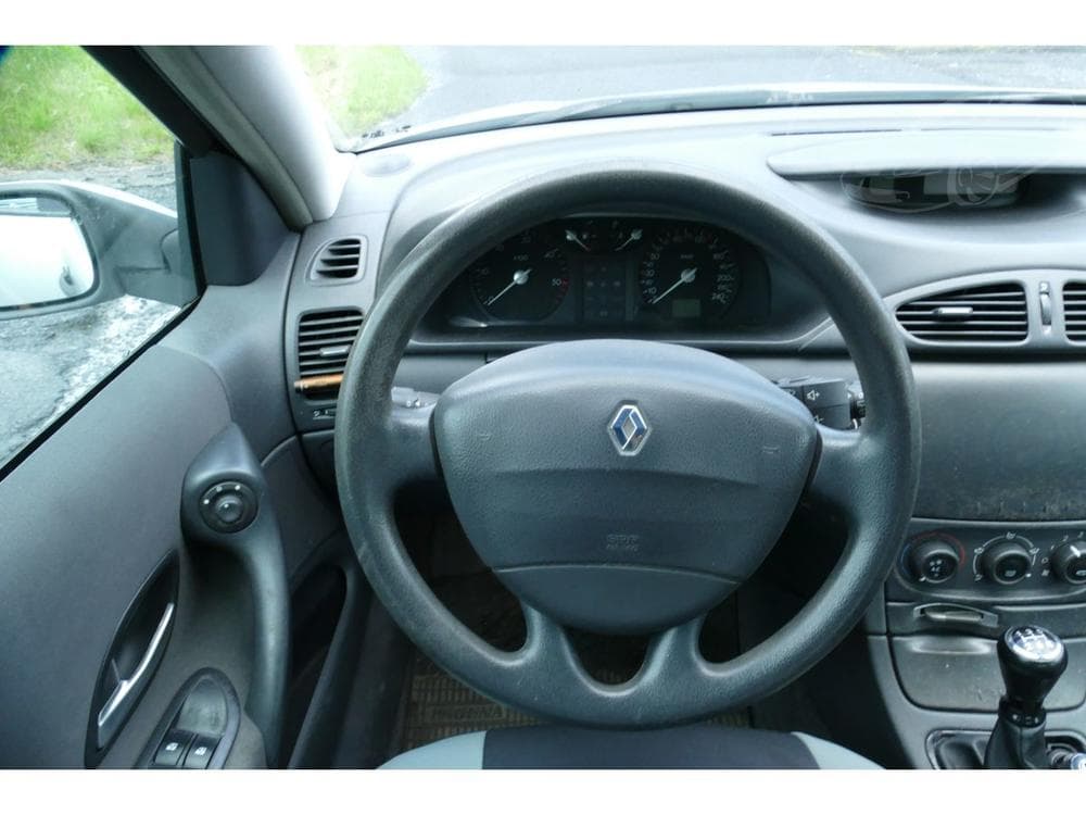 2004 Renault LAGUNA - 14