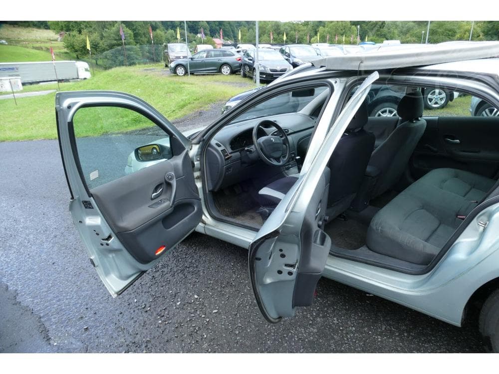 2004 Renault LAGUNA - 18