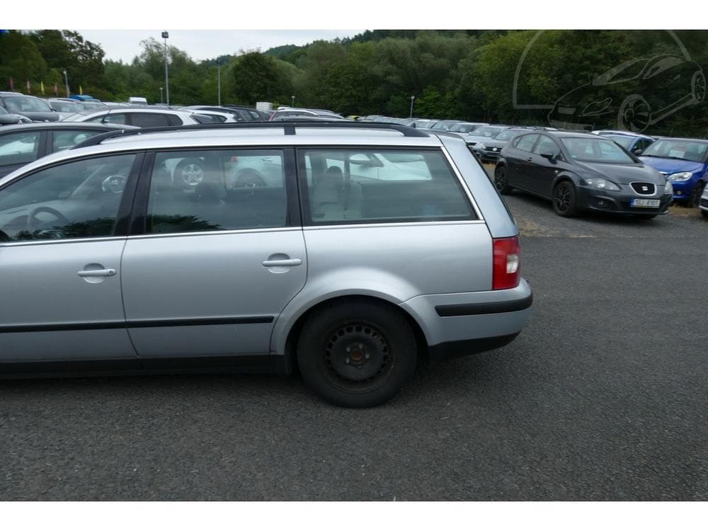2004 Volkswagen PASSAT - 5