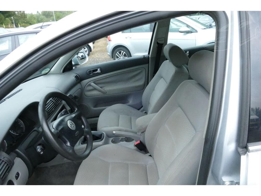 2004 Volkswagen PASSAT - 16