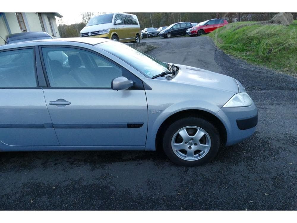 2004 Renault MEGANE - 11