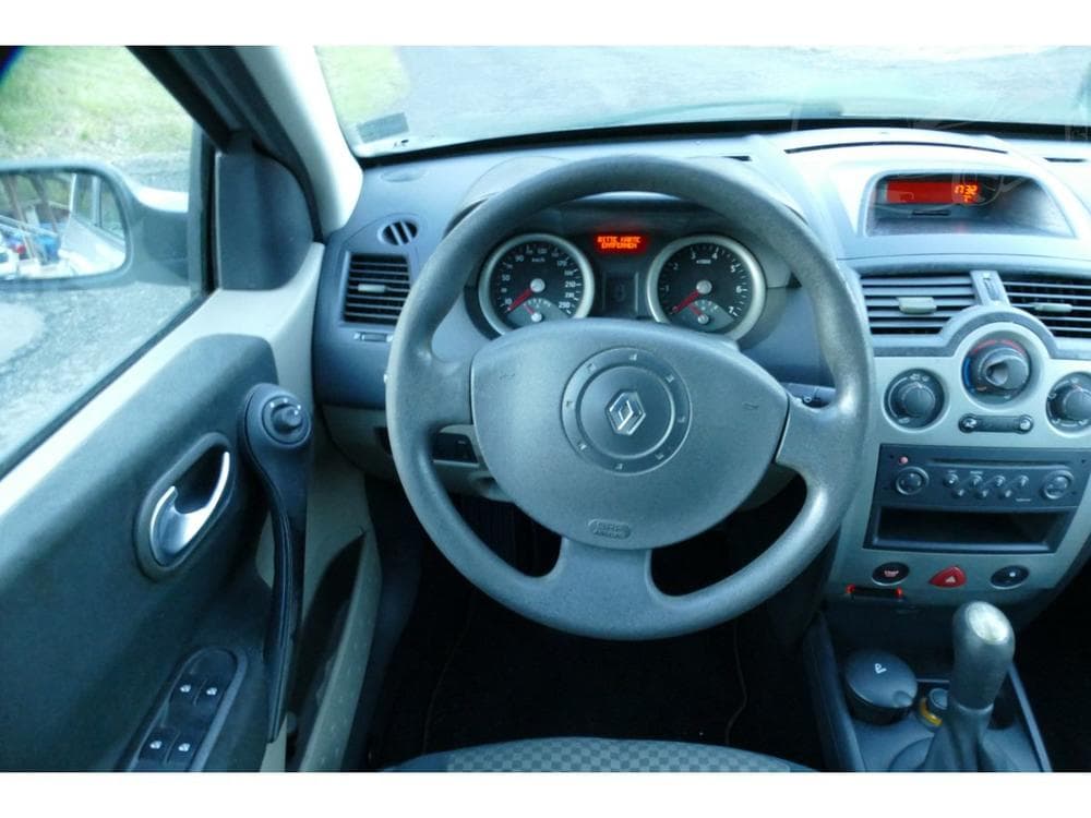 2004 Renault MEGANE - 15