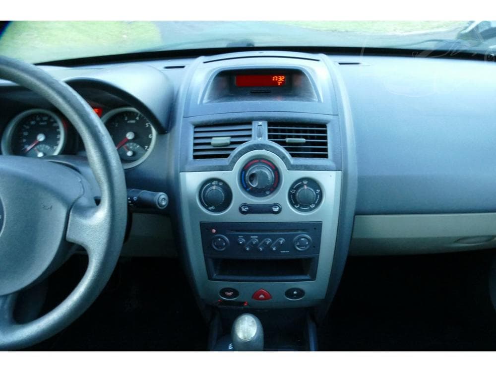 2004 Renault MEGANE - 16