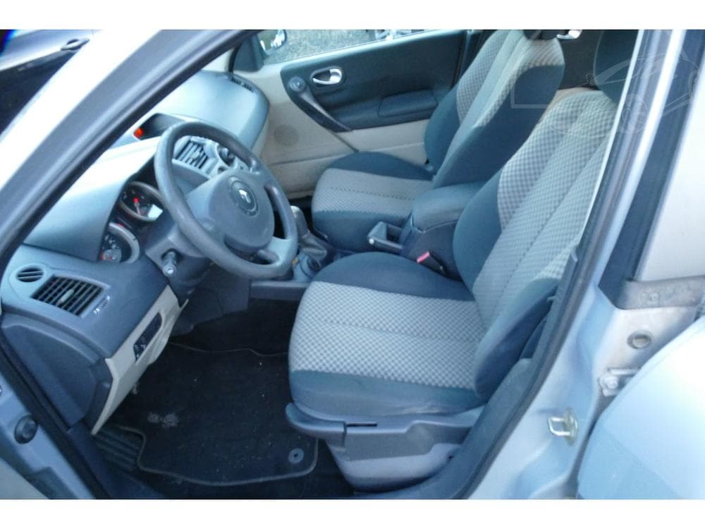 2004 Renault MEGANE - 17