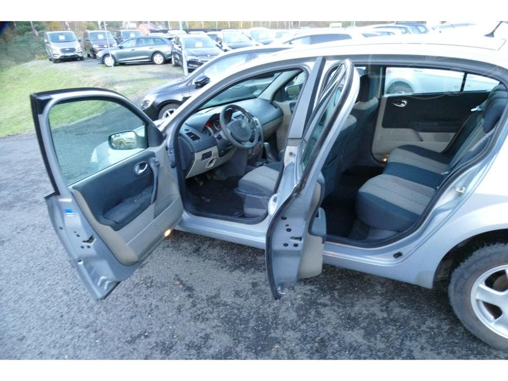 2004 Renault MEGANE - 19
