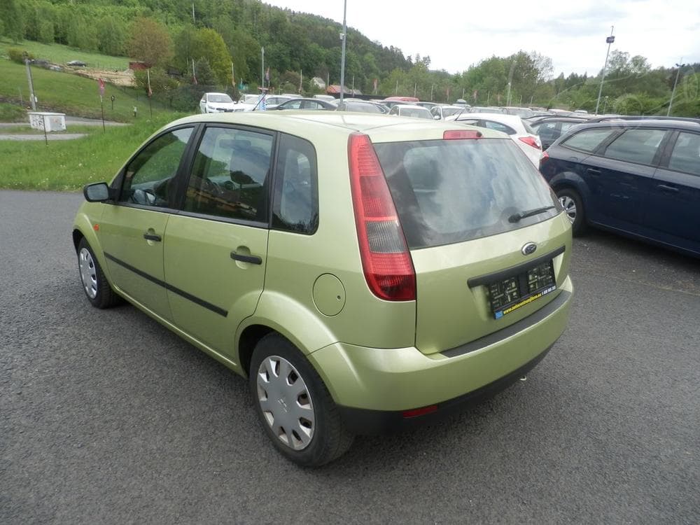 2004 Ford FIESTA - 11