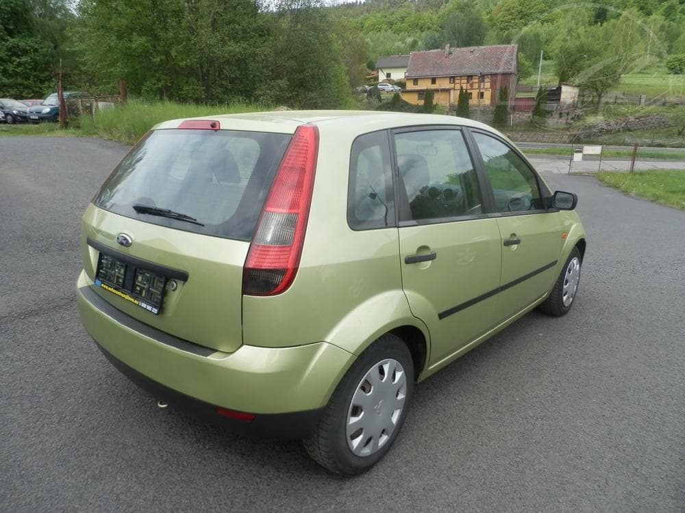 2004 Ford FIESTA - 13