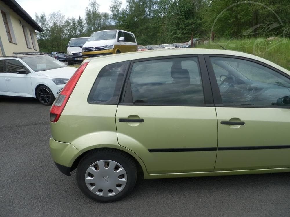 2004 Ford FIESTA - 15