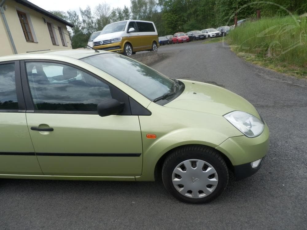 2004 Ford FIESTA - 16
