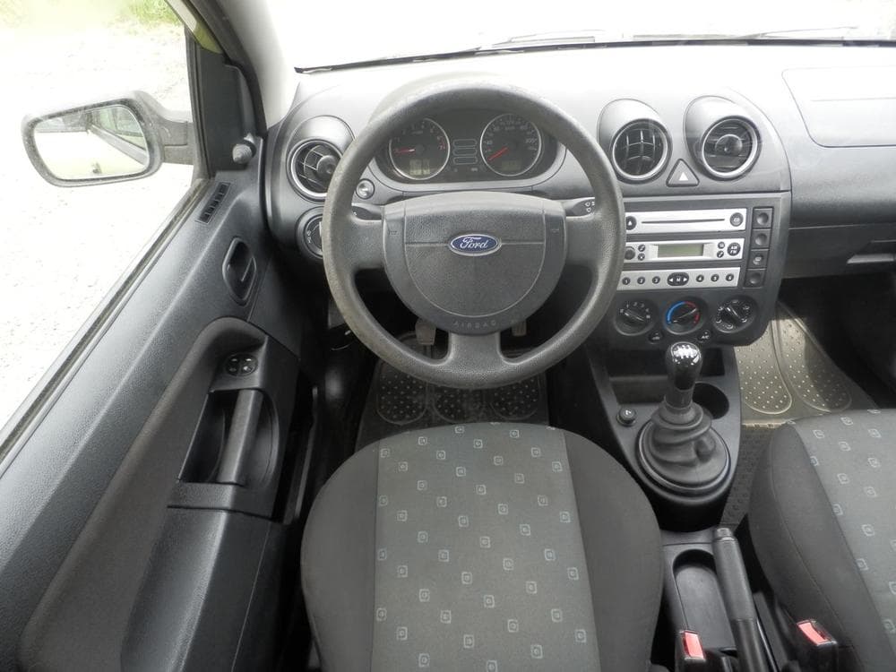 2004 Ford FIESTA - 20