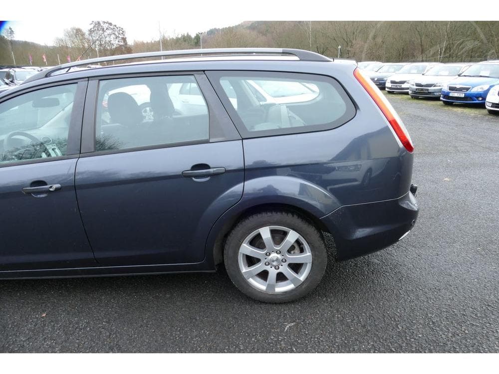 2010 Ford FOCUS - 6