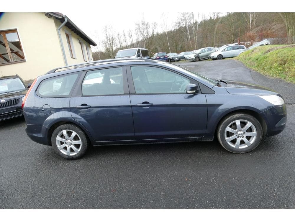 2010 Ford FOCUS - 10