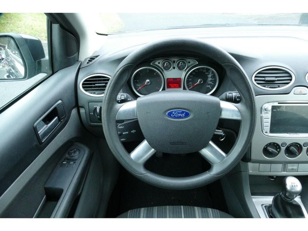 2010 Ford FOCUS - 15
