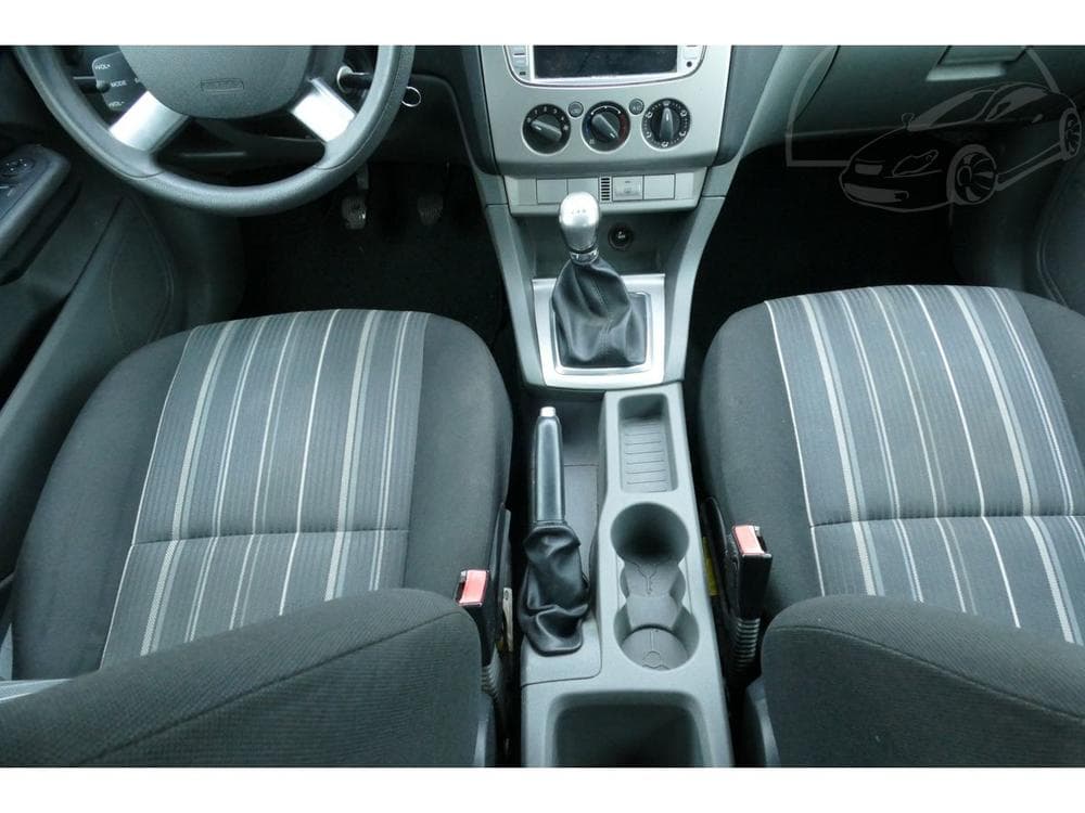 2010 Ford FOCUS - 17
