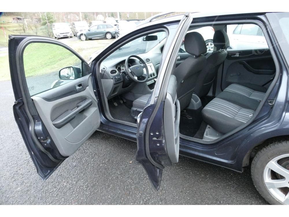 2010 Ford FOCUS - 20