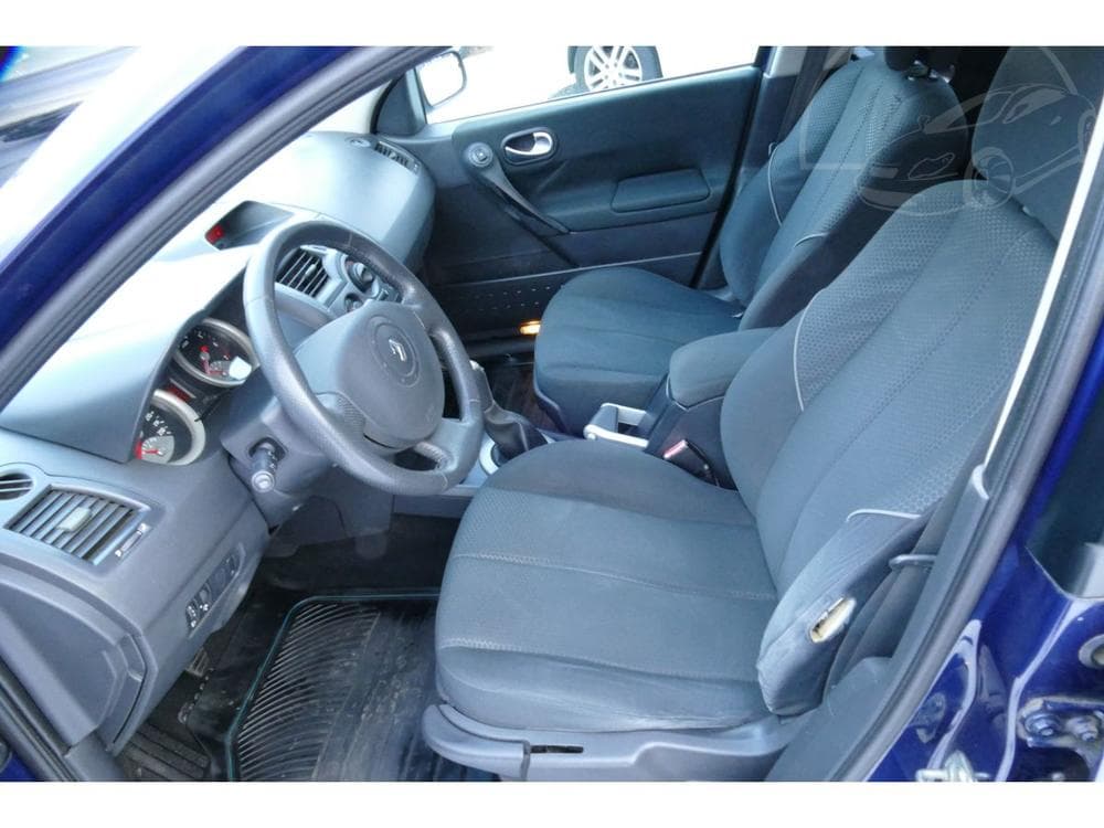 2004 Renault MEGANE - 19