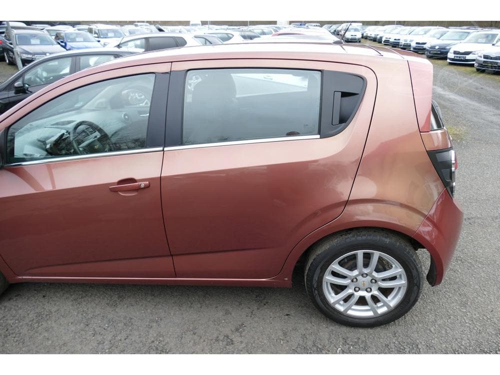 2011 Chevrolet Aveo - 11