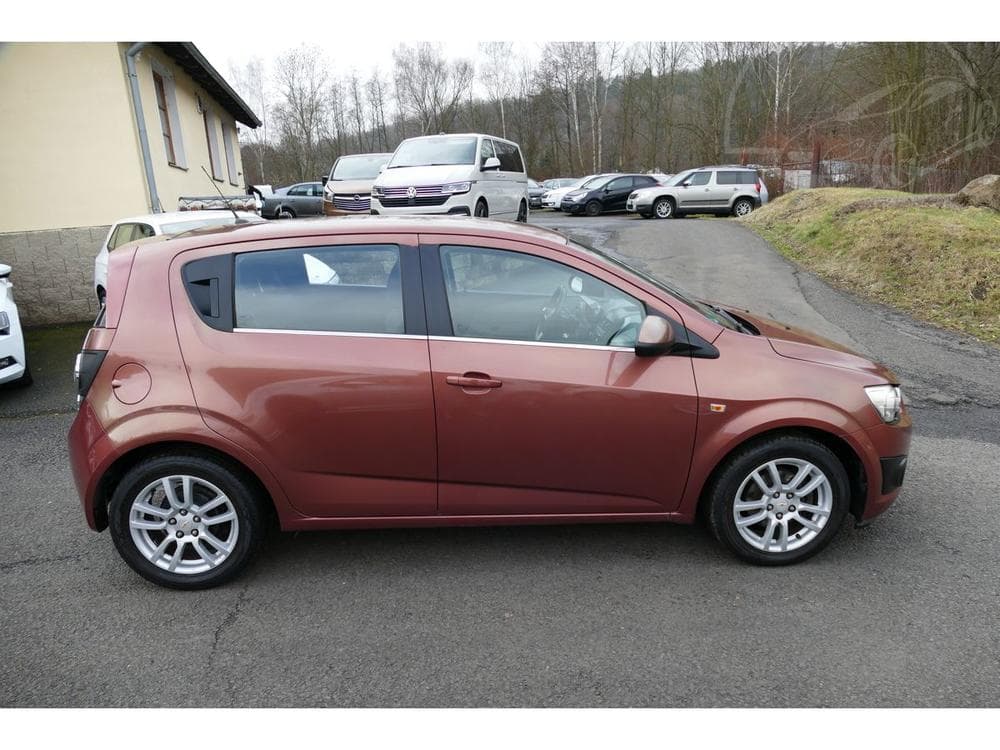 2011 Chevrolet Aveo - 19