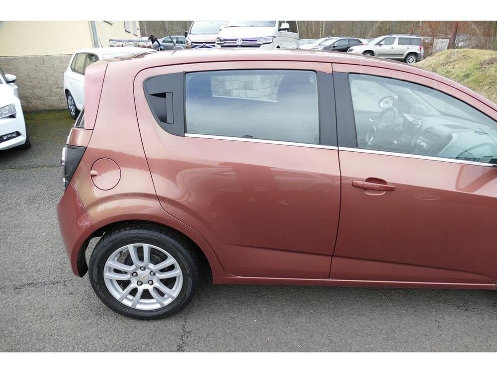 2011 Chevrolet Aveo - 21