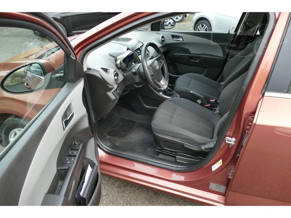 2011 Chevrolet Aveo - 27