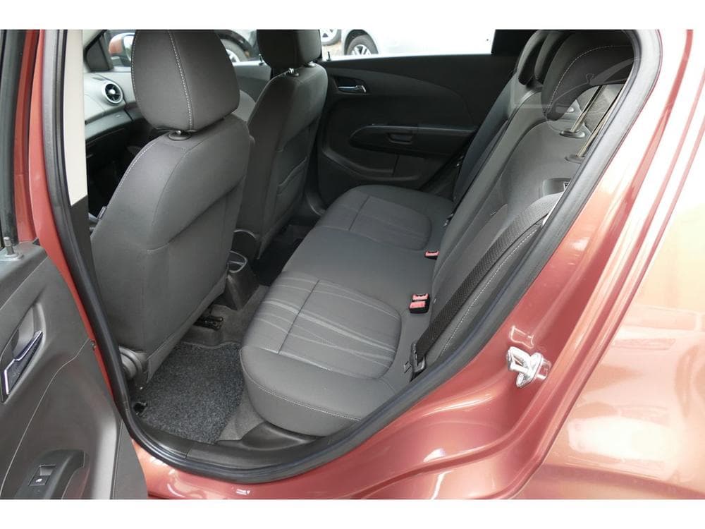 2011 Chevrolet Aveo - 33