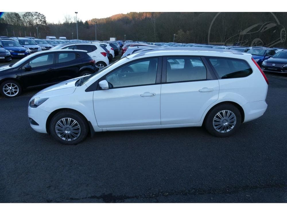 2010 Ford FOCUS - 4