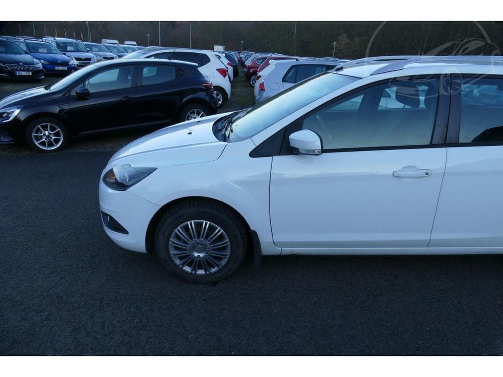 2010 Ford FOCUS - 5