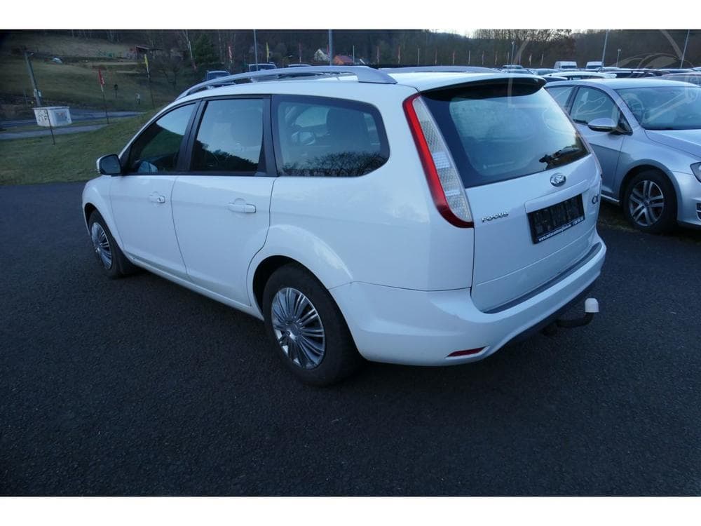2010 Ford FOCUS - 7
