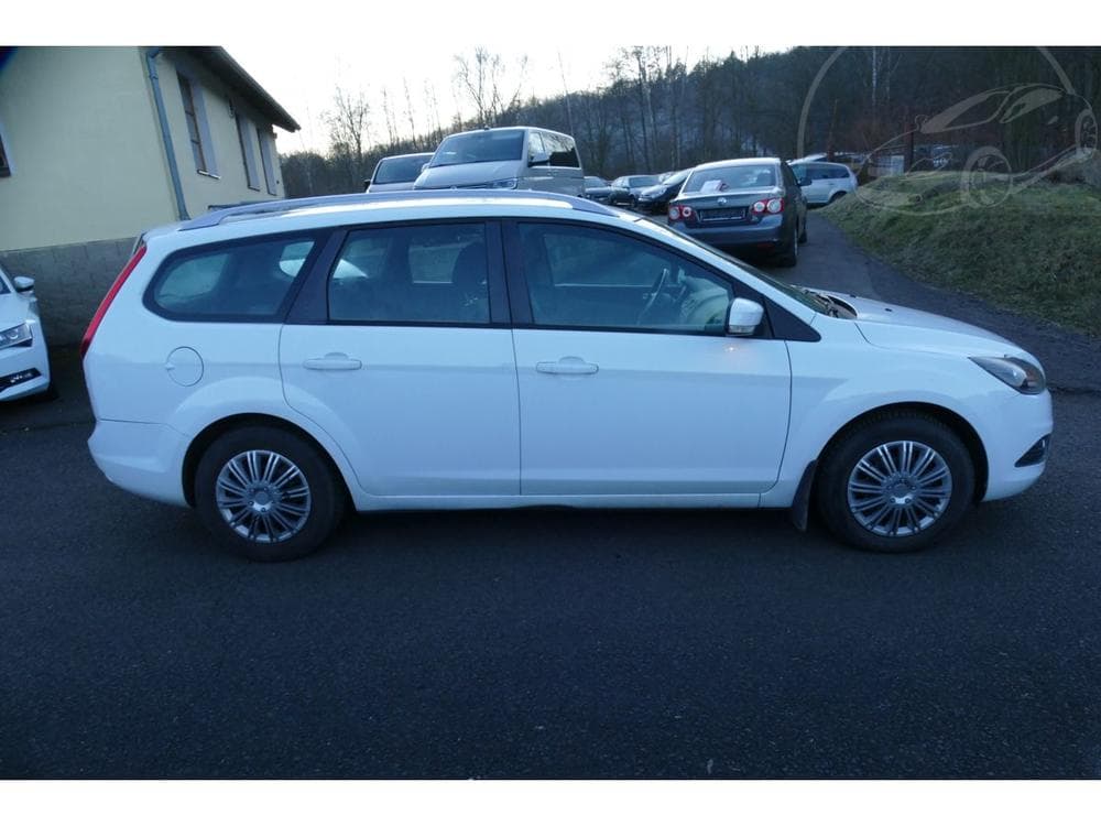 2010 Ford FOCUS - 10