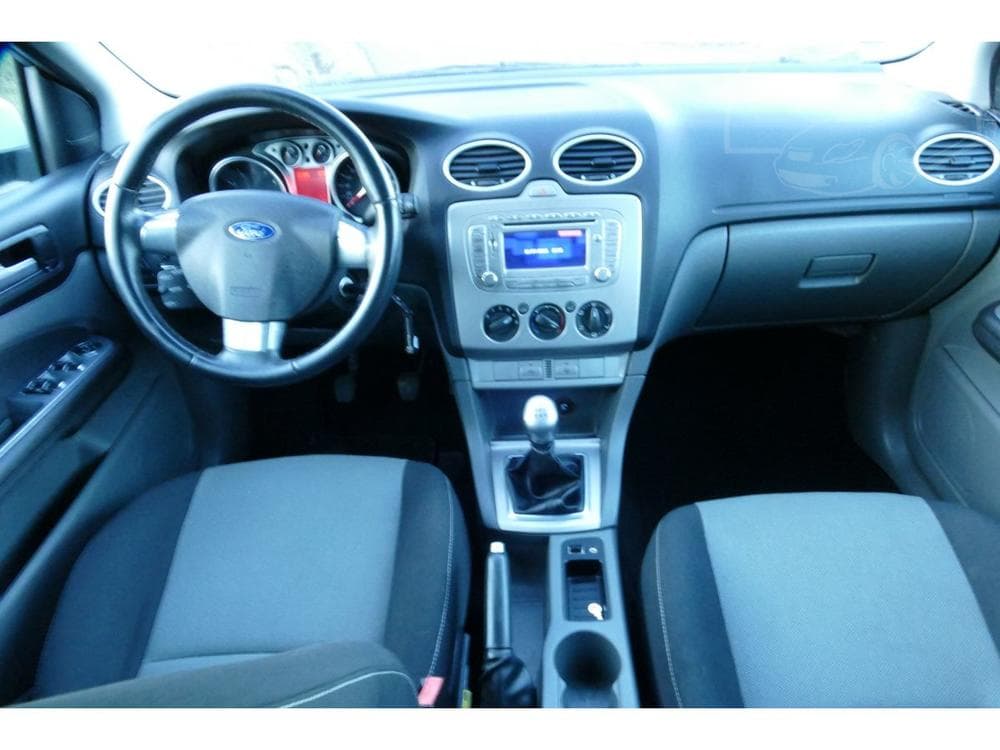 2010 Ford FOCUS - 14