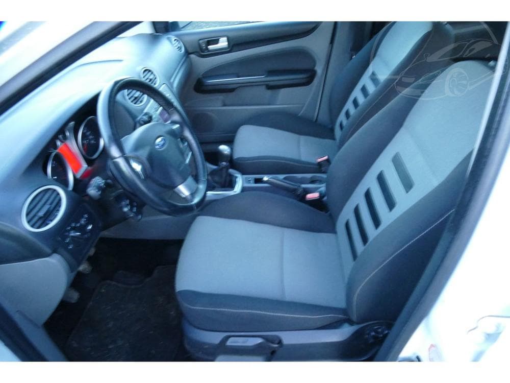 2010 Ford FOCUS - 18
