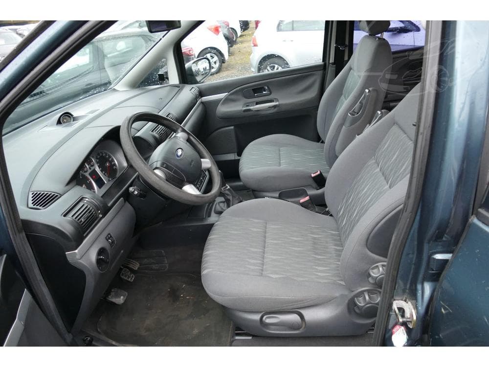 2003 Ford GALAXY - 16