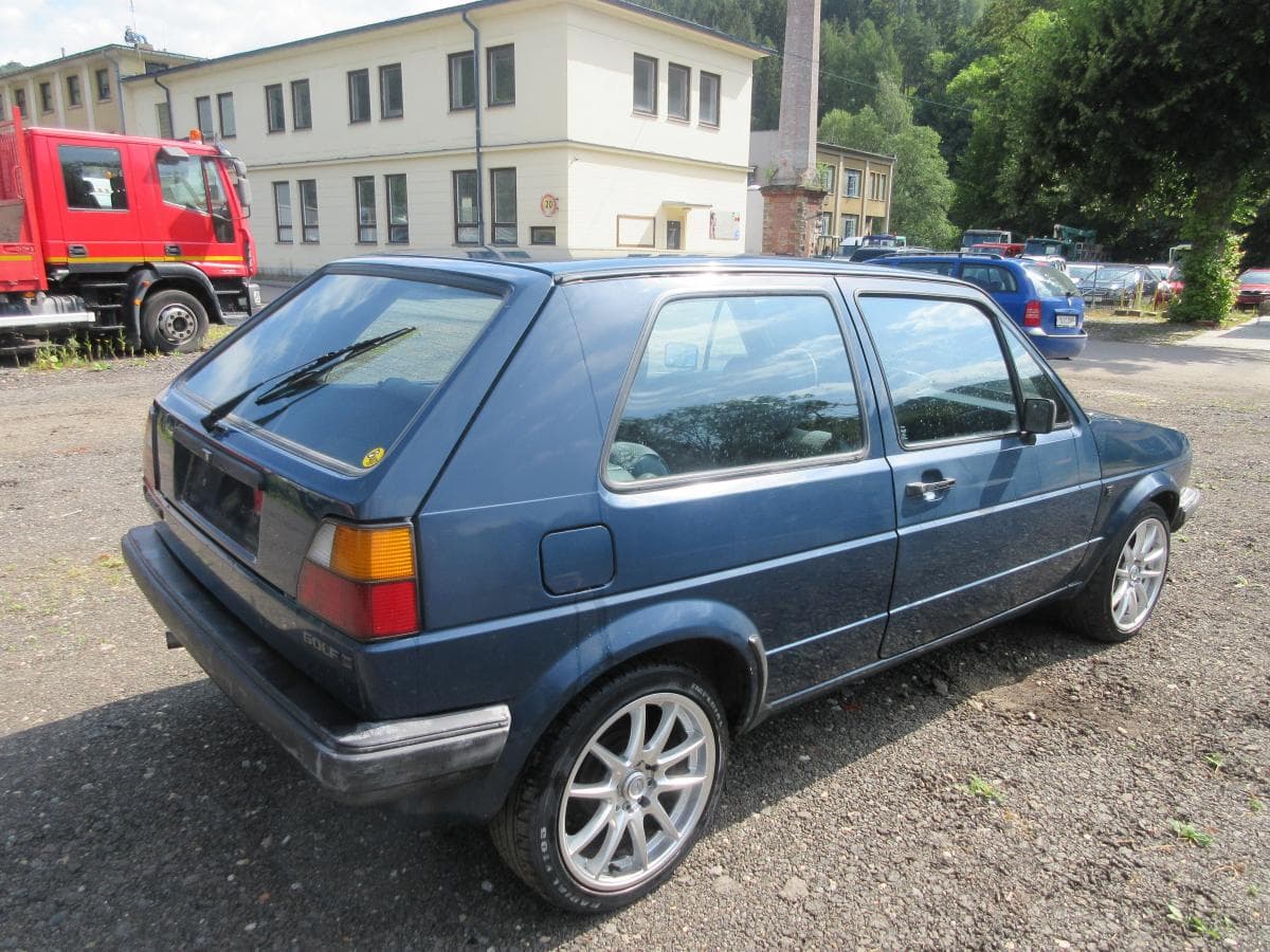Volkswagen GOLF - 9