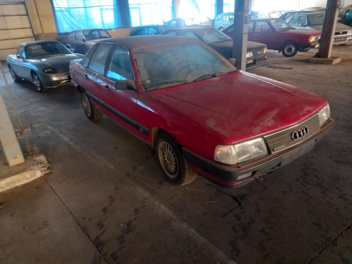 Audi 100 - 2