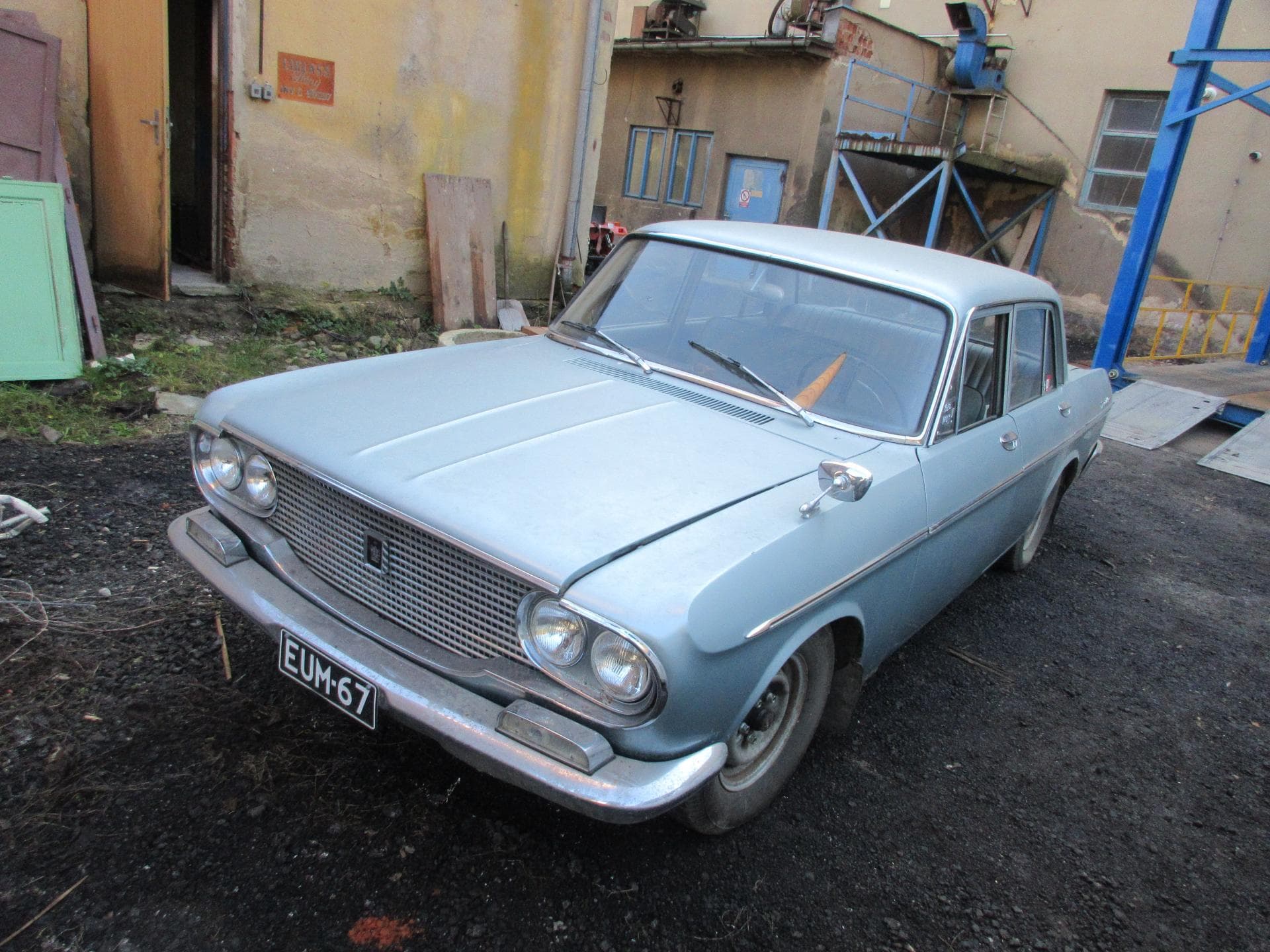 Toyota CROWN - 2
