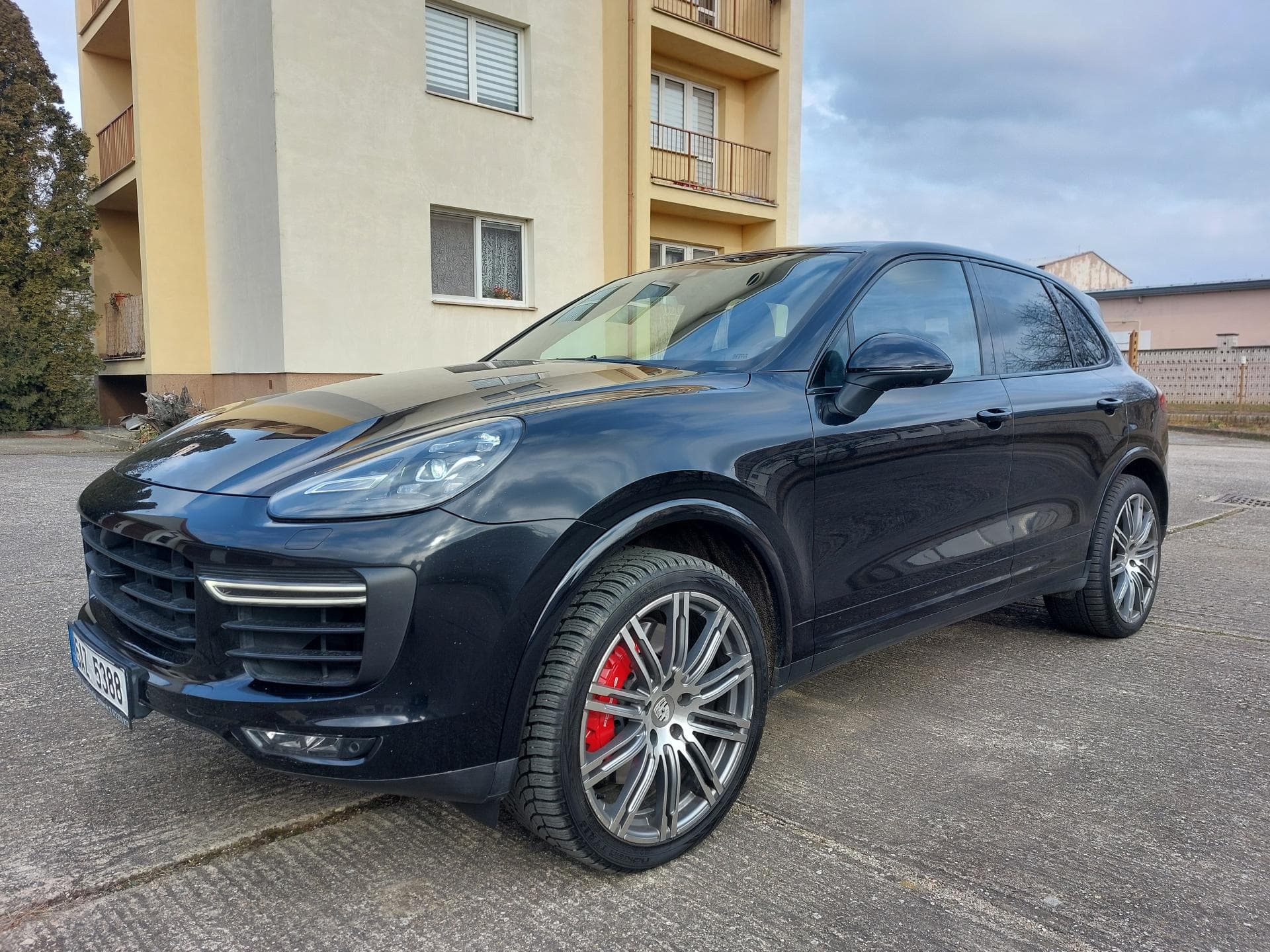 2017 Porsche Cayenne - 3