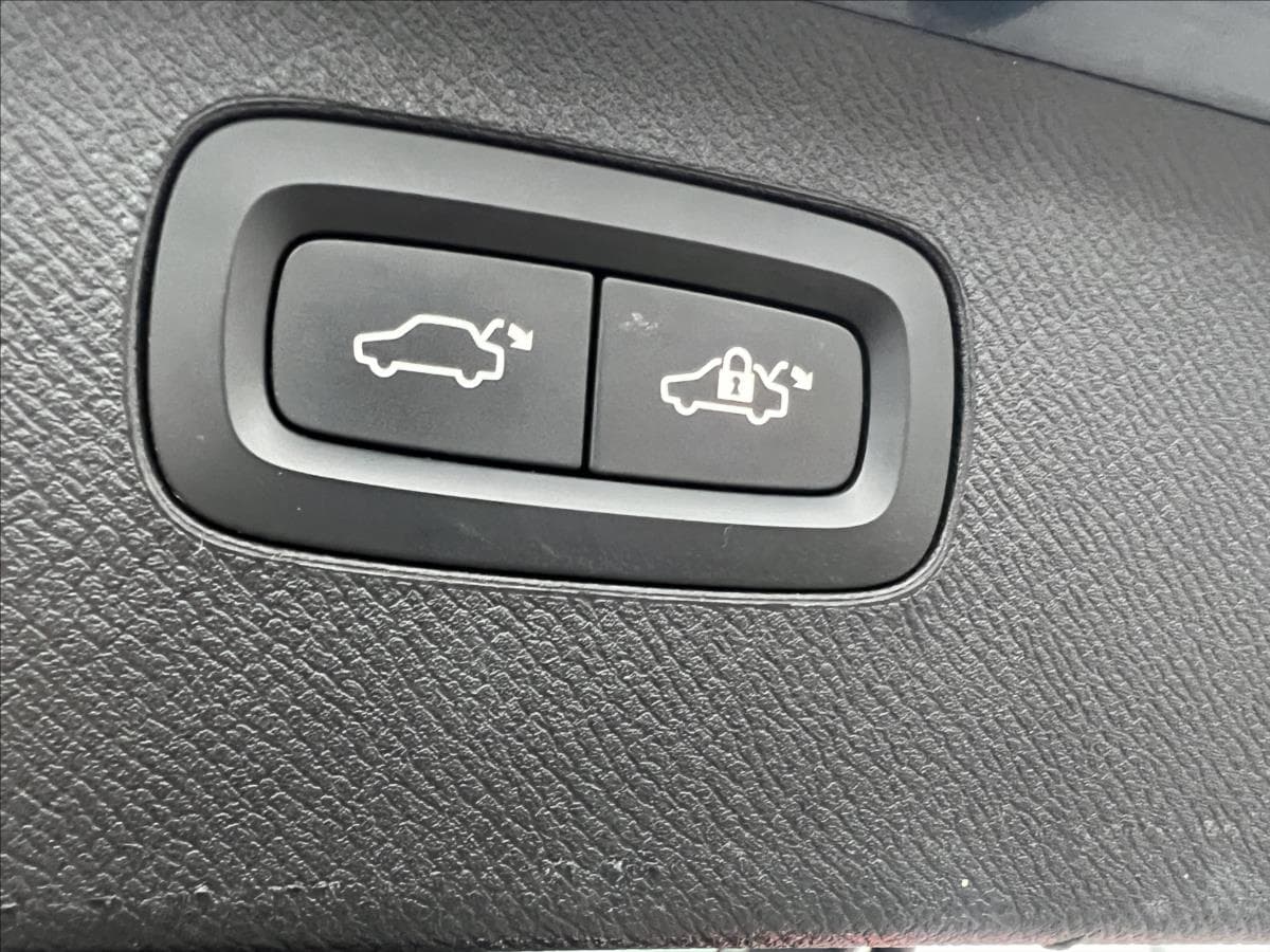 2019 Volvo XC90 - 11