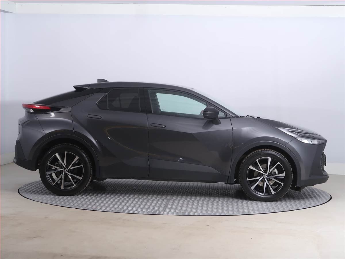 Toyota C-HR - 6