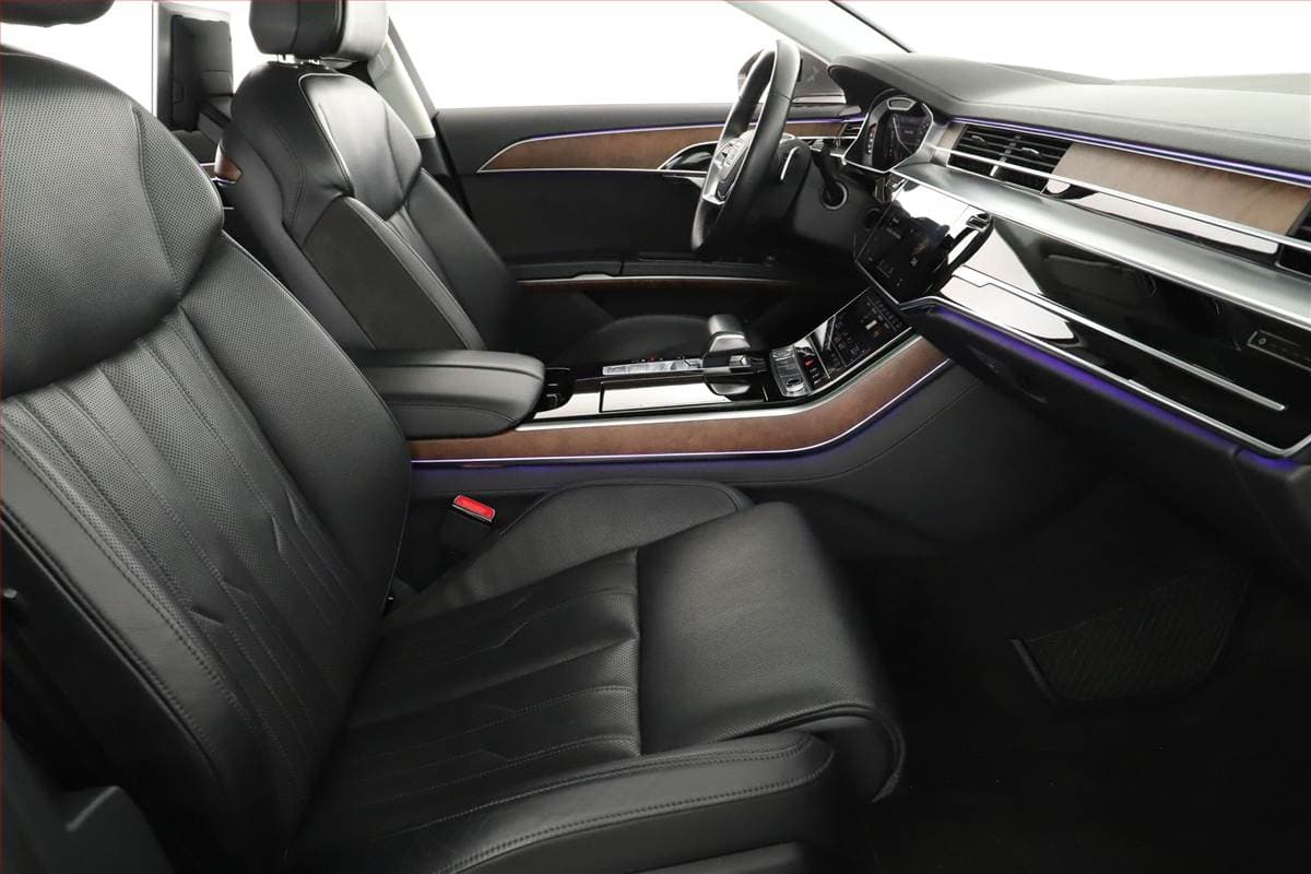Audi A8 - 7