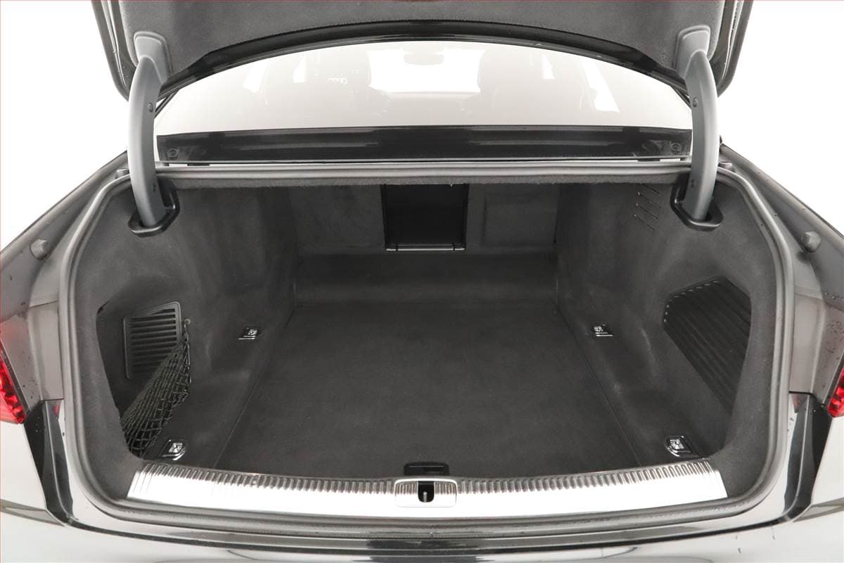 Audi A8 - 10