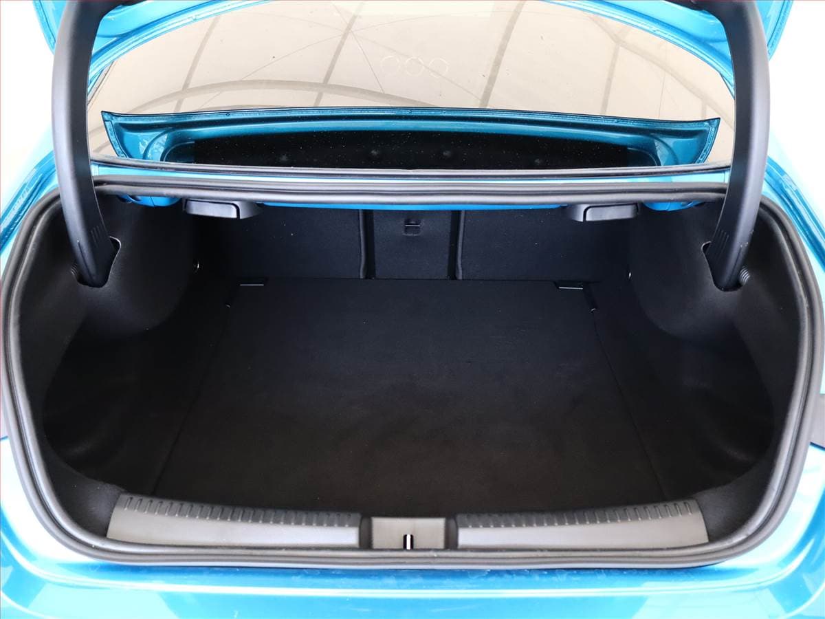 Mercedes-Benz Cla - 12