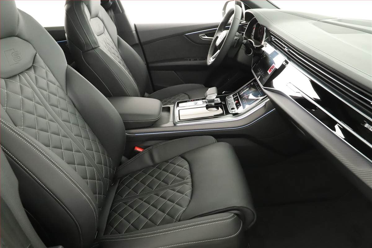 Audi Q8 - 7