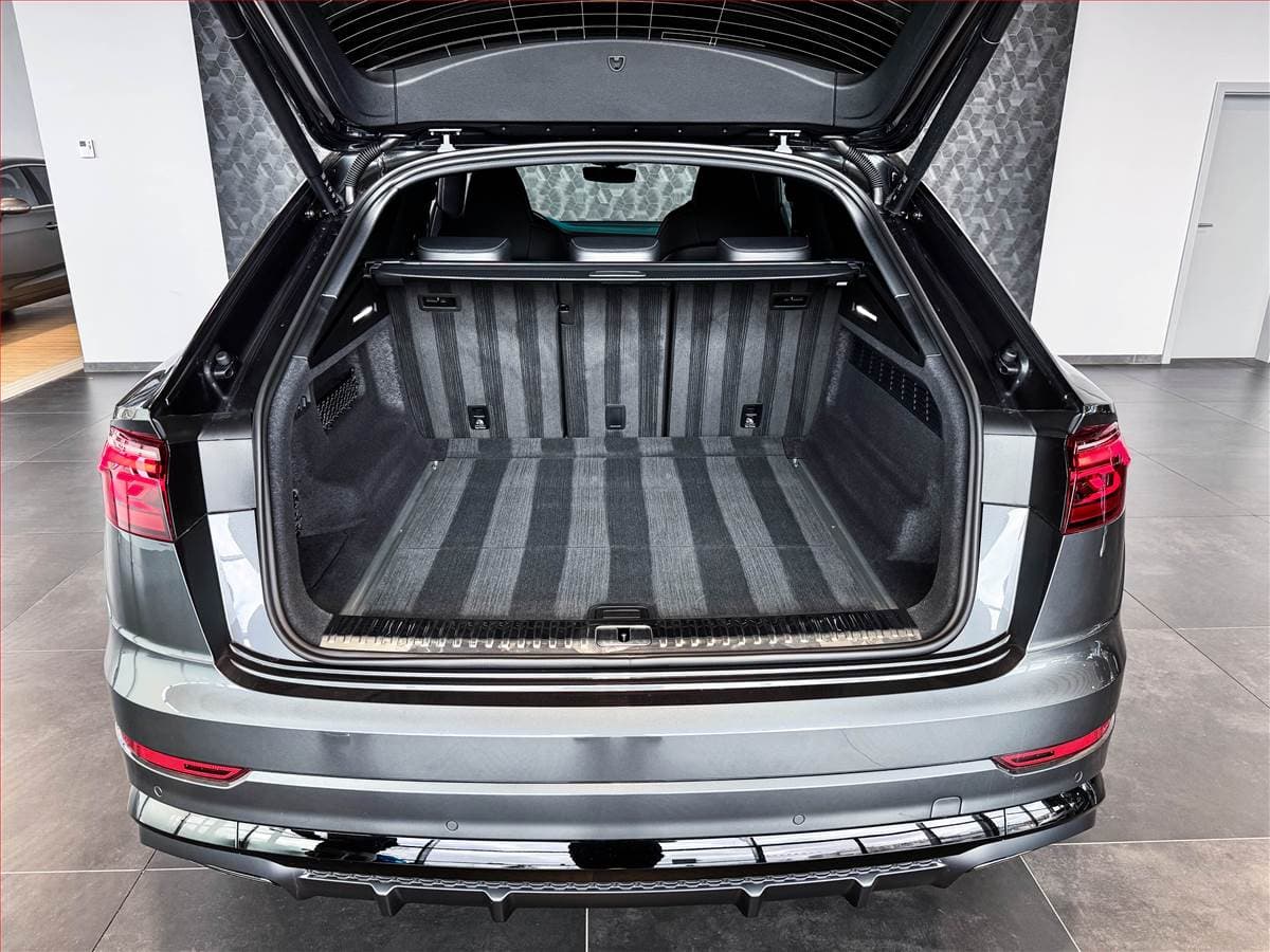 Audi Q8 - 11