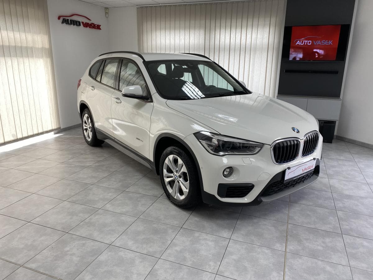 BMW X1 18d X-Drive,ČR MANUÁL