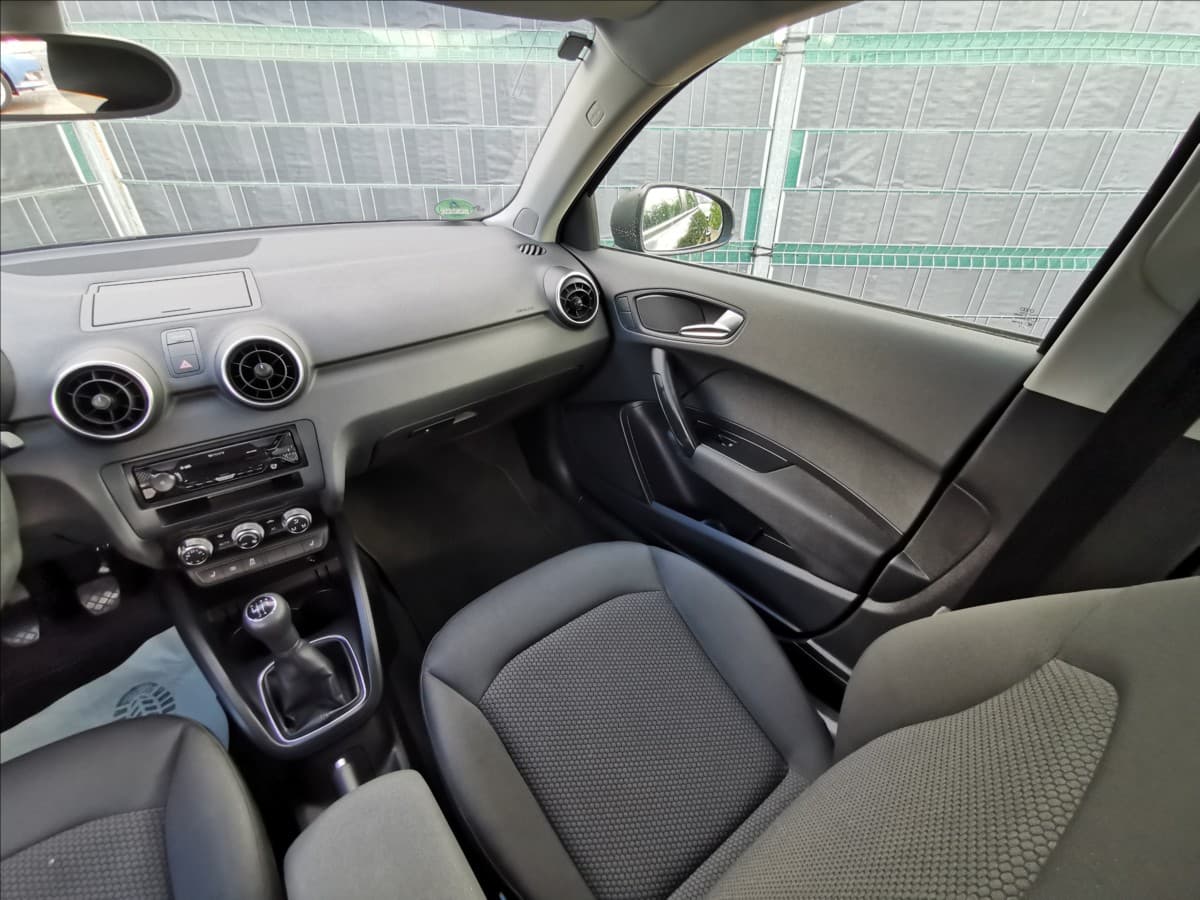 2012 Audi A1 - 10