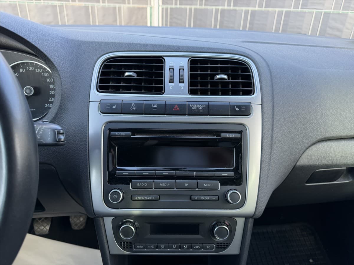 2013 Volkswagen POLO - 8