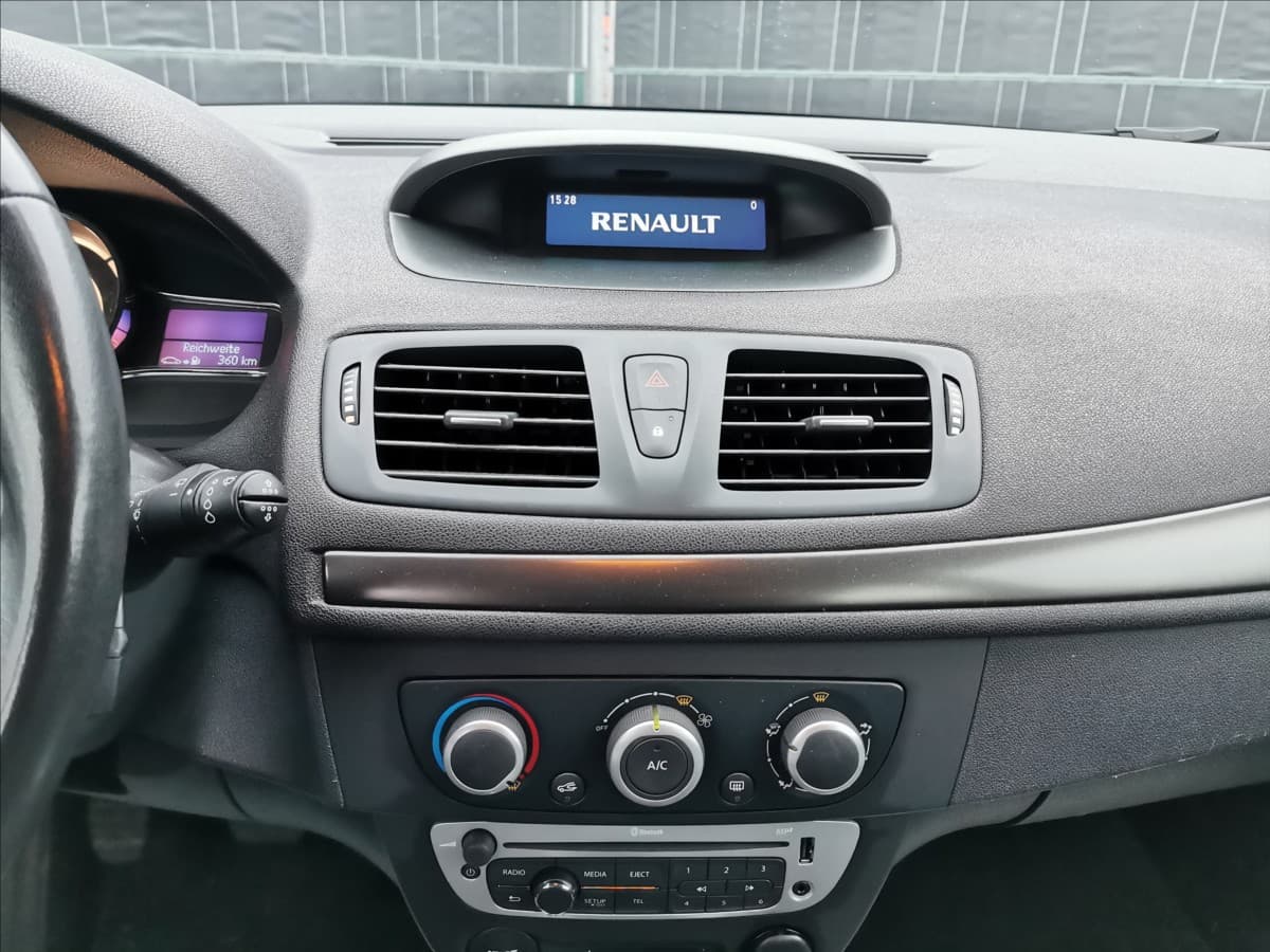 2015 Renault MEGANE - 9