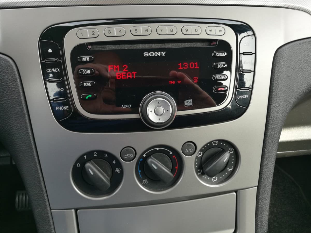 2011 Ford GALAXY - 8